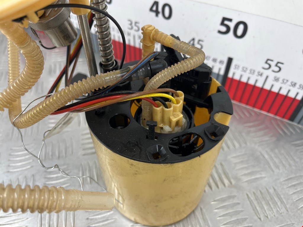 Датчик уровня топлива AUDI A4 B8 2007-2015