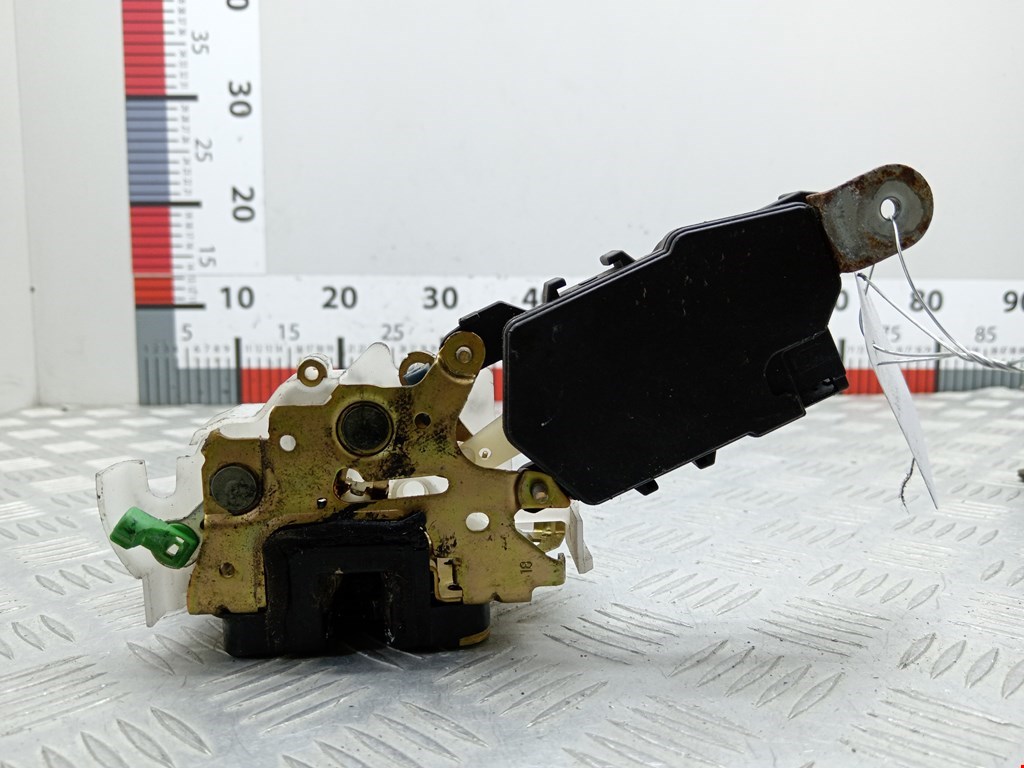 Замок двери передней левой SUBARU Legacy 1998-2004