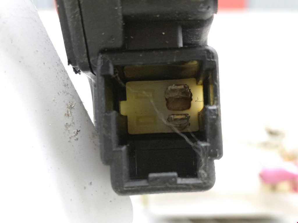 Замок двери передней левой SUBARU Legacy 1998-2004