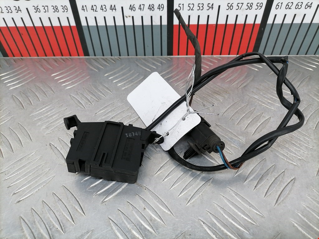 Выключатель концевой (концевик) VOLKSWAGEN Crafter 2006-2016