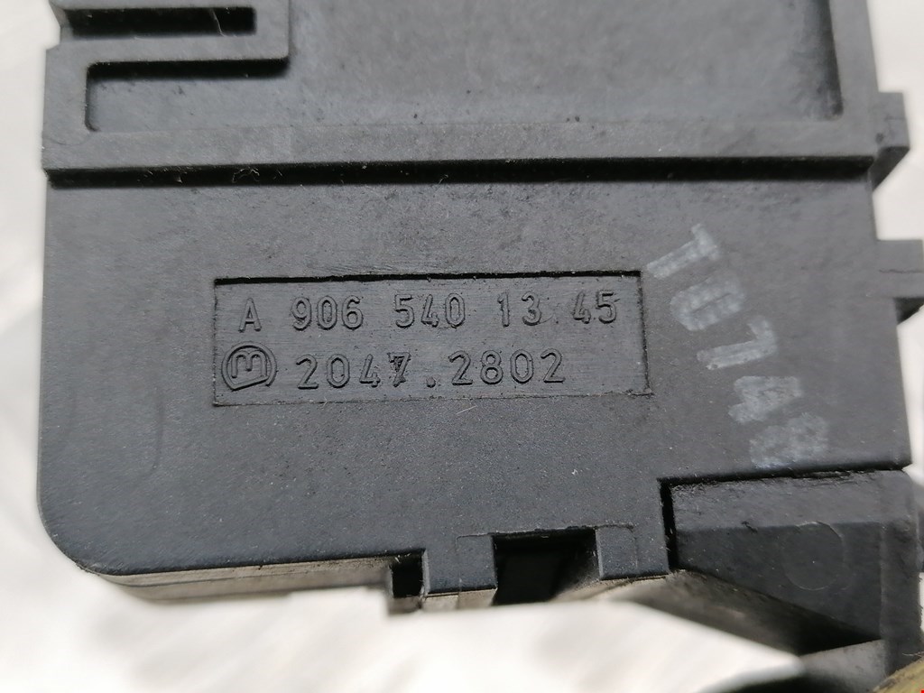 Выключатель концевой (концевик) VOLKSWAGEN Crafter 2006-2016