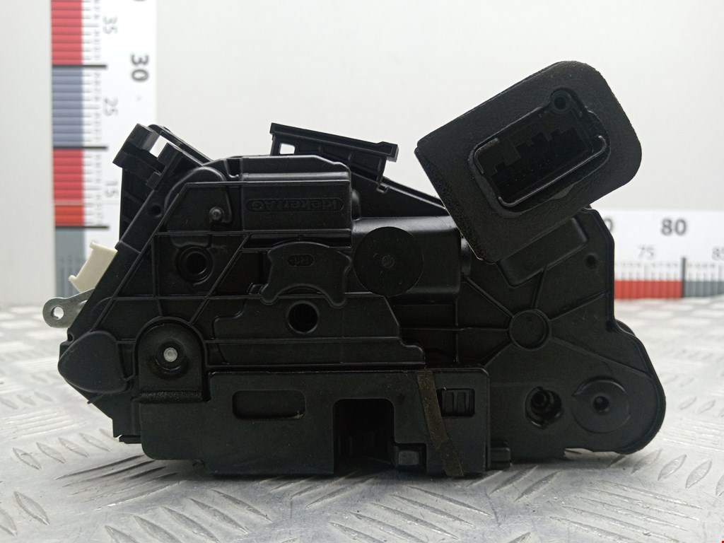 Замок двери передней правой VOLKSWAGEN Golf VI 2009-2012