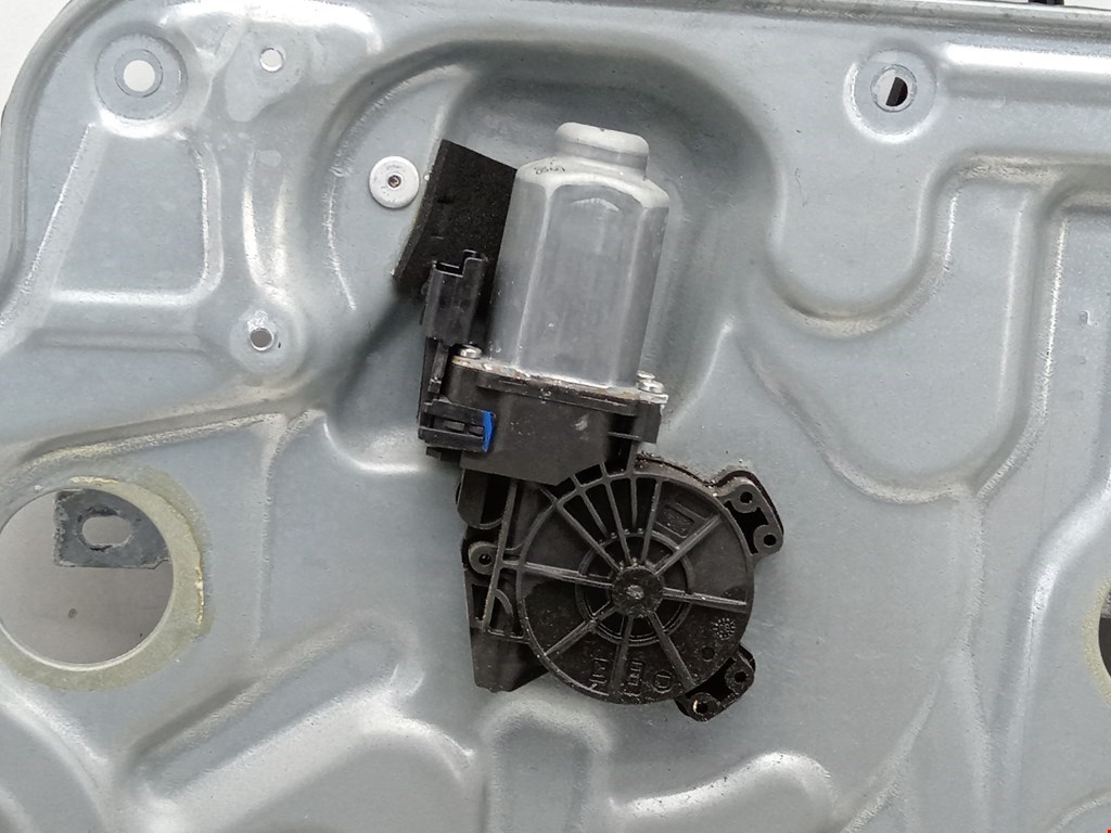 Стеклоподъемник передний правый NISSAN Qashqai J10 2006-2013