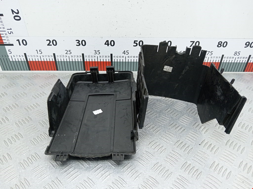 Крепление АКБ (корпус/подставка) VOLKSWAGEN Golf VI 2009-2012