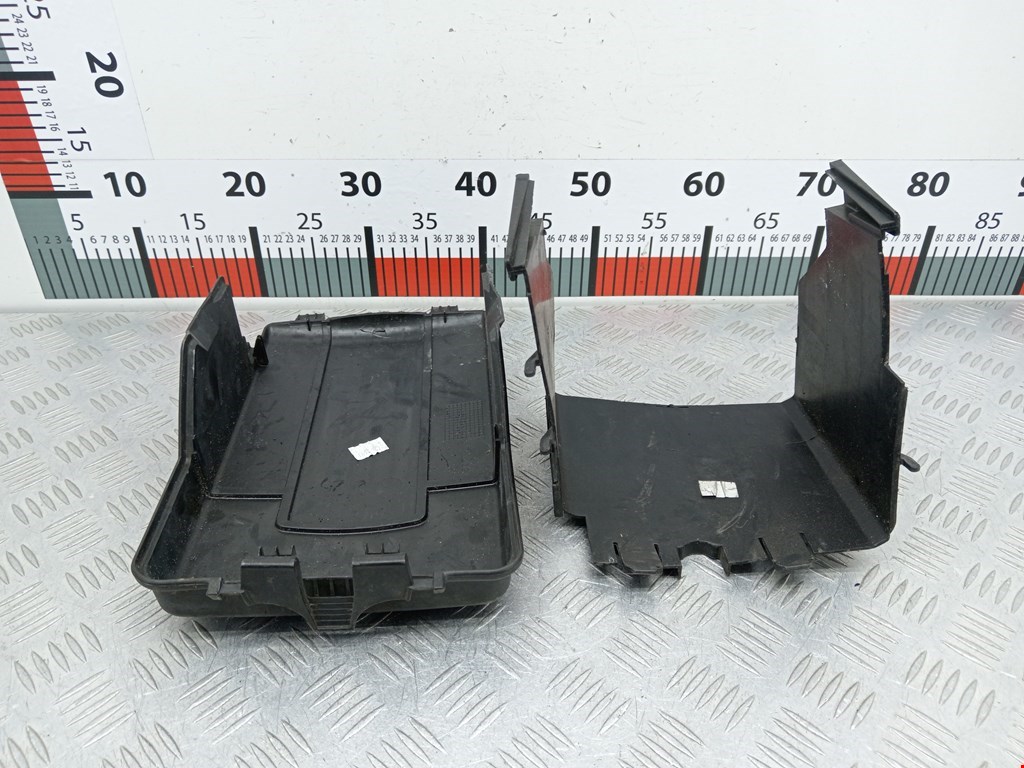 Крепление АКБ (корпус/подставка) VOLKSWAGEN Golf VI 2009-2012