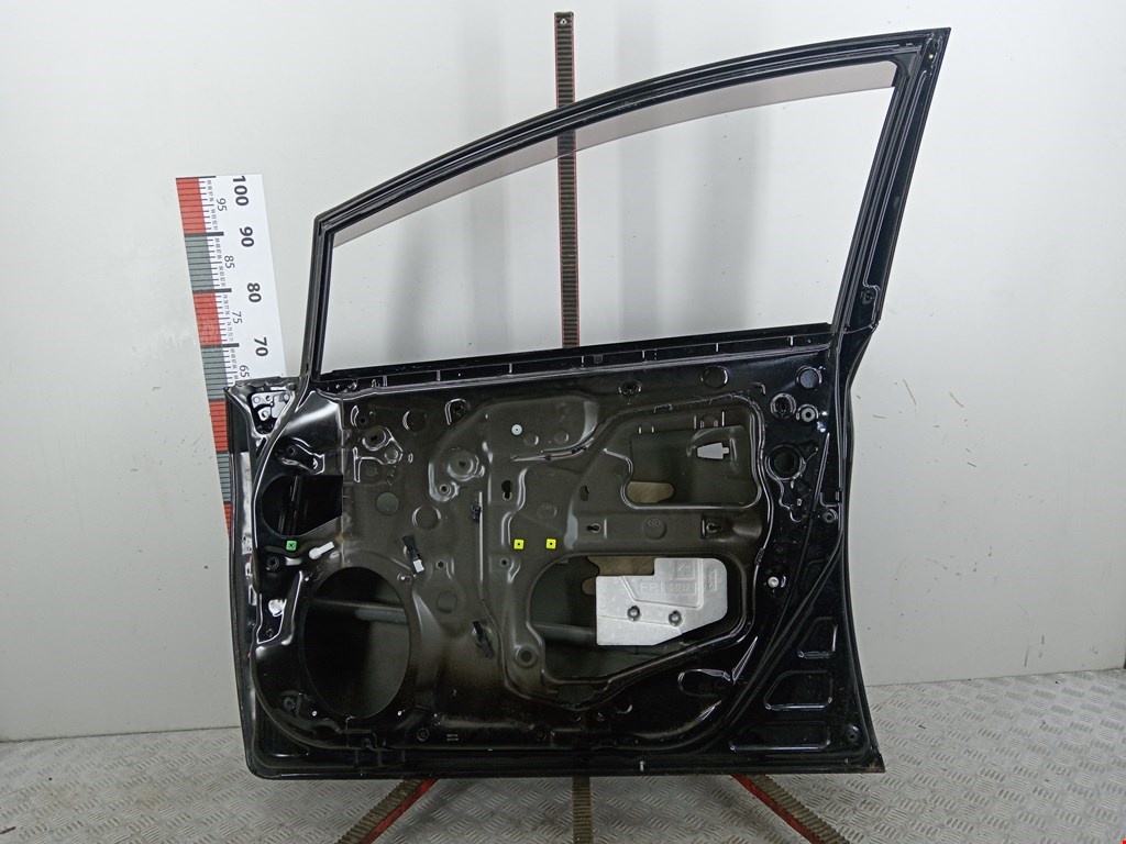 Дверь передняя правая TOYOTA Prius III XW30 2009-2015