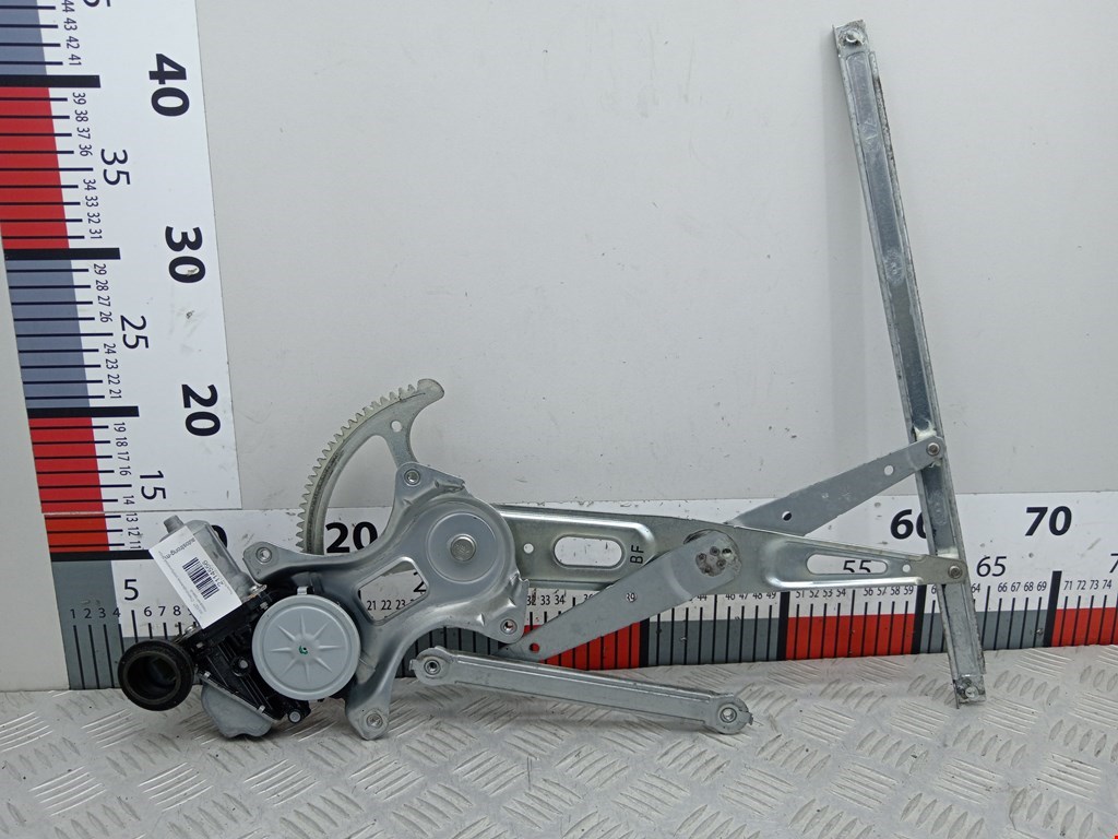 Стеклоподъемник передний правый TOYOTA Prius III XW30 2009-2015