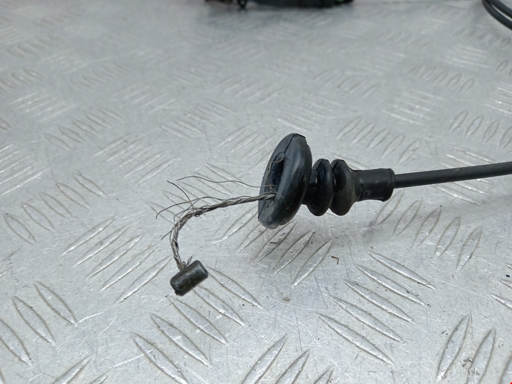 Замок капота NISSAN X-Trail T30 2000-2007