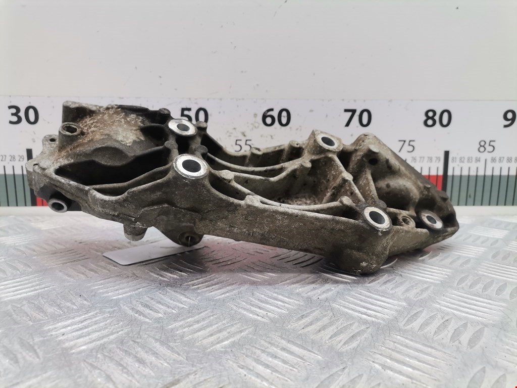 Кронштейн генератора RENAULT Master 2010-н.в.