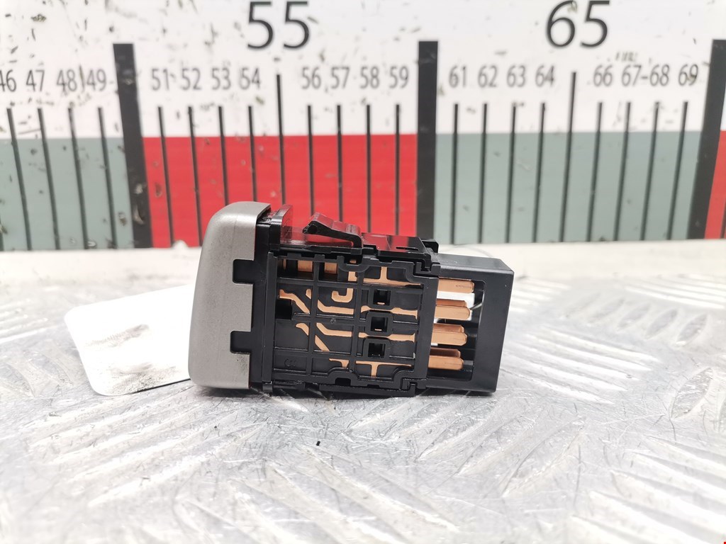 Кнопка аварийной сигнализации (аварийки) SUBARU Forester II 2002-2008