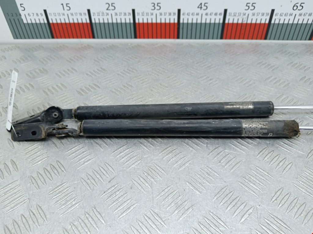 Амортизатор крышки (двери) багажника SUBARU Forester II 2002-2008