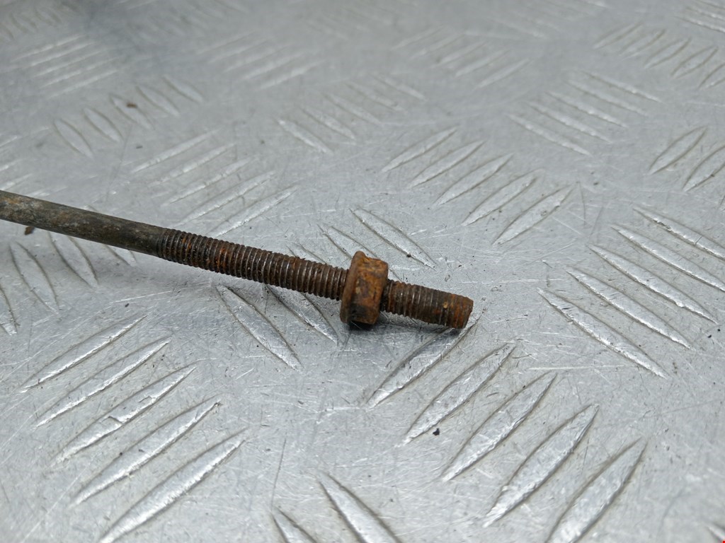 Крепление АКБ (корпус/подставка) SUBARU Forester II 2002-2008