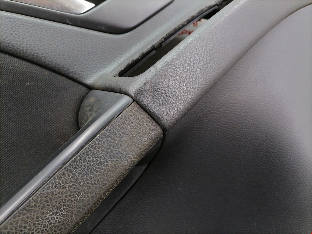 Обшивка двери передняя левая VOLKSWAGEN Golf VI 2009-2012