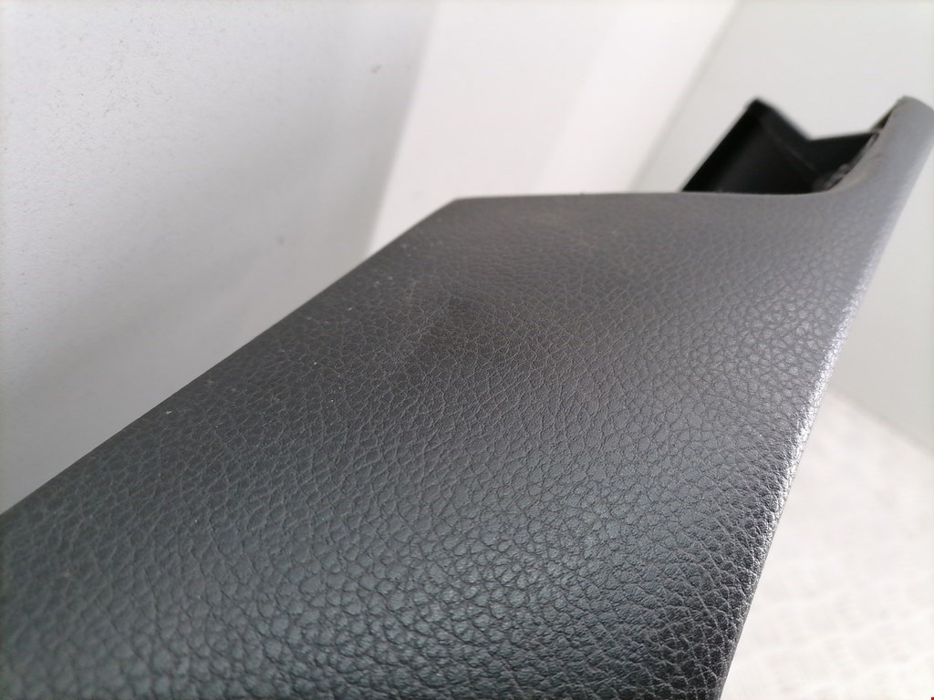 Обшивка двери передняя левая VOLKSWAGEN Golf VI 2009-2012