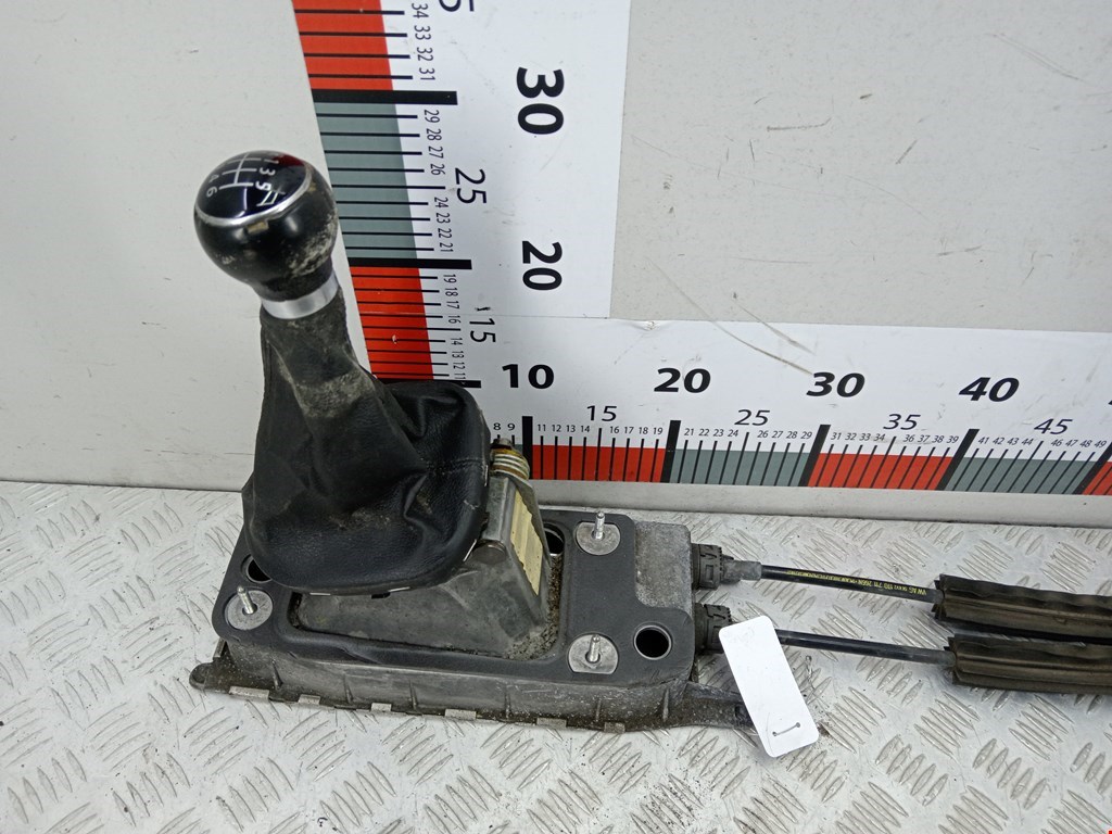 Кулиса (селектор) АКПП/МКПП в салоне VOLKSWAGEN Touran 2003-2010