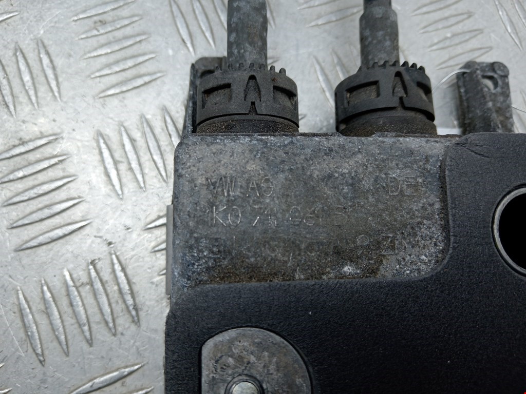 Кулиса (селектор) АКПП/МКПП в салоне VOLKSWAGEN Touran 2003-2010