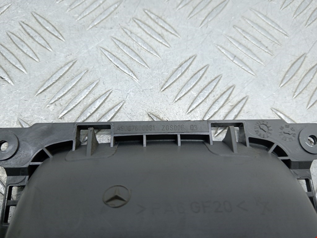 Ручка дверная задняя внутренняя правая MERCEDES-BENZ Sprinter 906 2006-2018