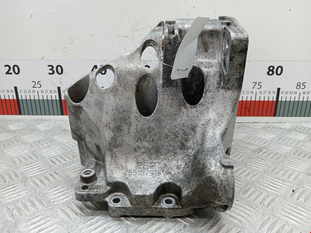 Кронштейн ТНВД OPEL Zafira B 2005-2012