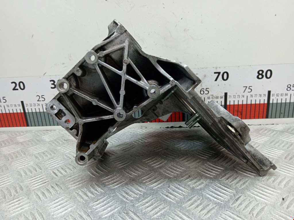 Кронштейн ТНВД OPEL Zafira B 2005-2012