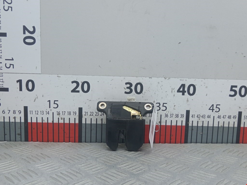 Замок багажника (крышки двери) AUDI A6 C5 1997-2004