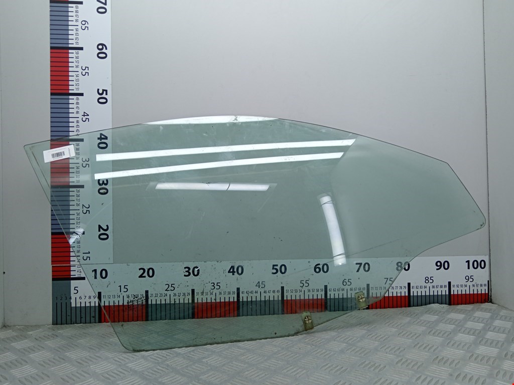 Стекло двери переднее правое MITSUBISHI Carisma 1995-1999