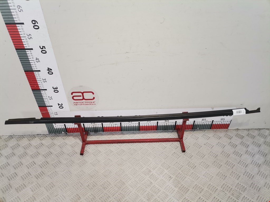 Накладка декоративная (молдинг) стекла двери передней левой Volkswagen Lupo (1998-2005)