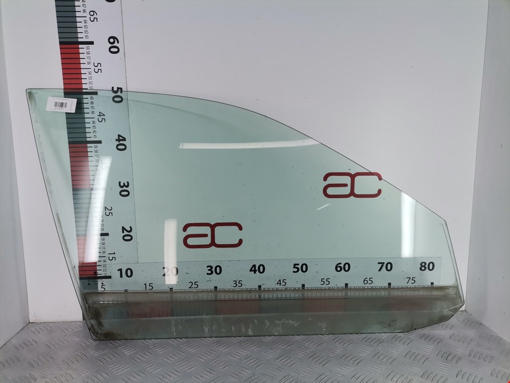 Стекло двери переднее правое SKODA Octavia A4 1U- 1997-2010