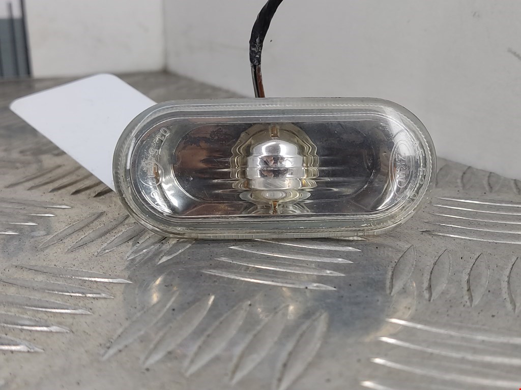 Повторитель на крыло VOLKSWAGEN Bora 1998-2005