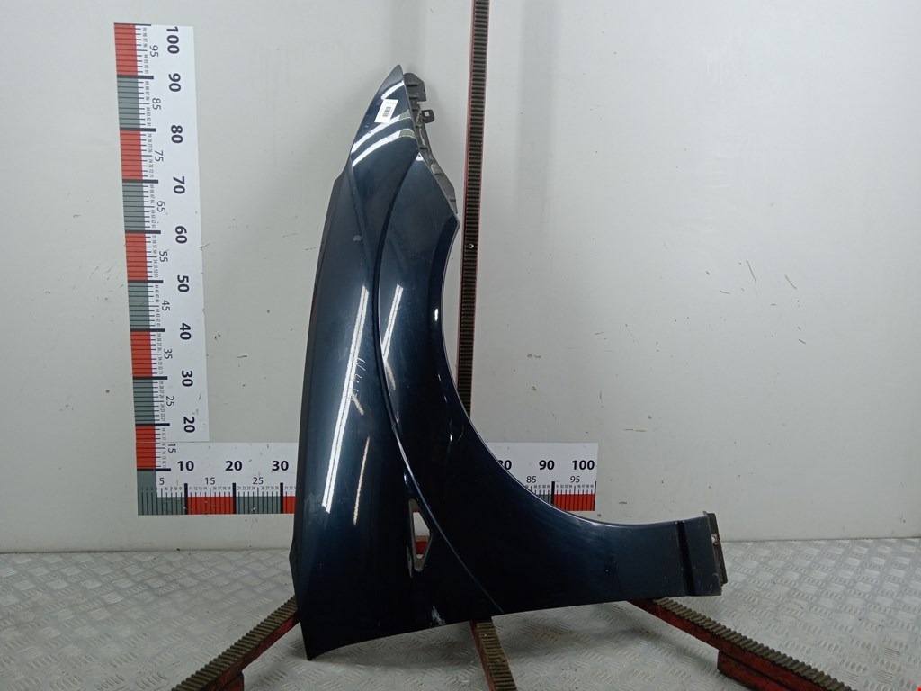 Крыло переднее правое FORD Focus I 1998-2005