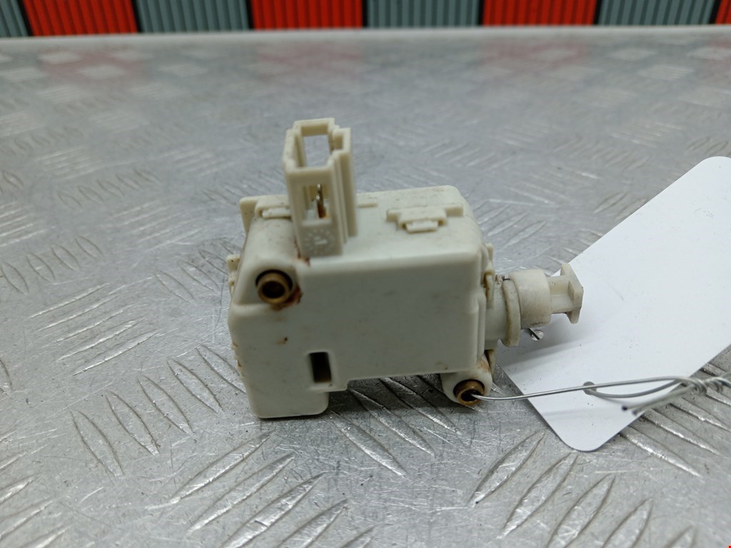 Активатор замка багажника VOLKSWAGEN Polo IV 2001-2009