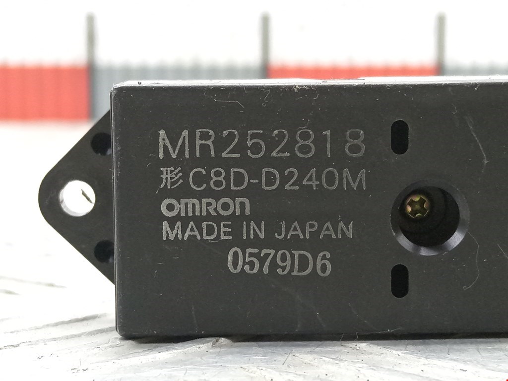 Кнопка стеклоподъемника MITSUBISHI Galant VIII 1996-2006