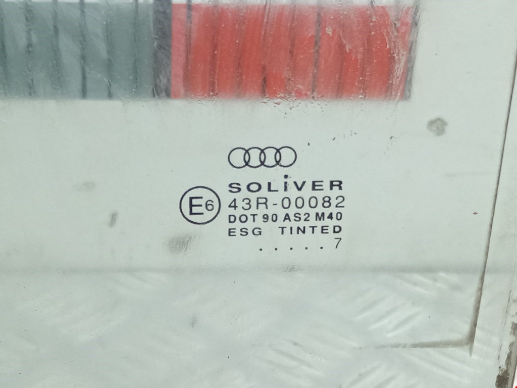 Стекло двери переднее левое AUDI A3 8L 1996-2003