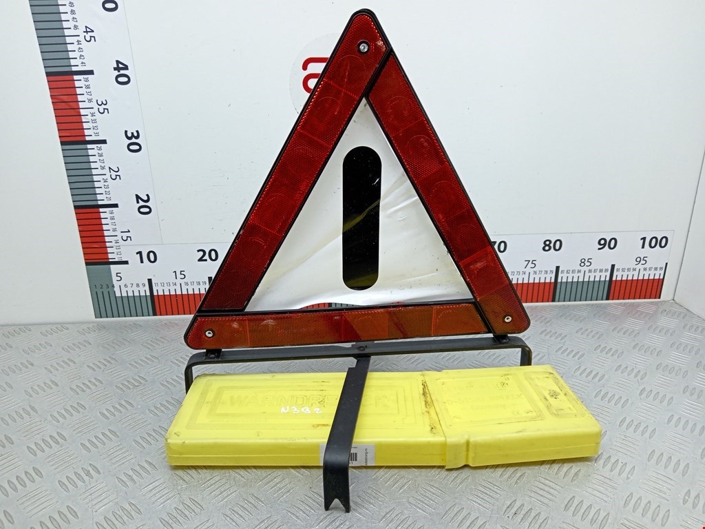 Знак аварийной остановки FORD Focus II 2005-2011