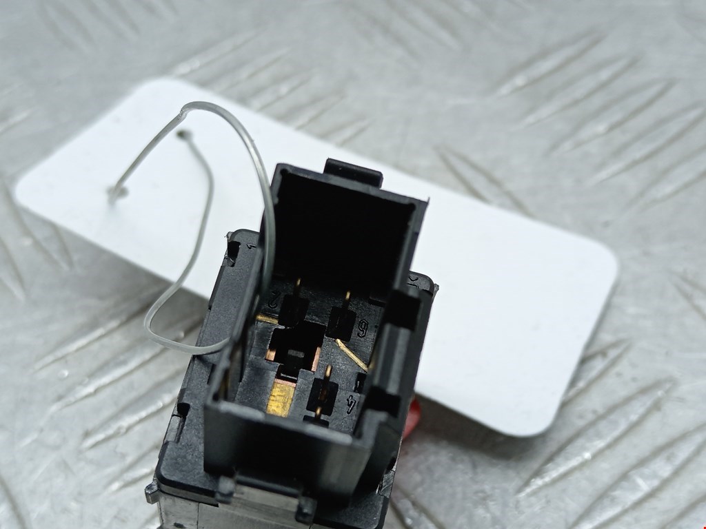 Кнопка аварийной сигнализации (аварийки) SKODA Fabia MK1 1999-2006