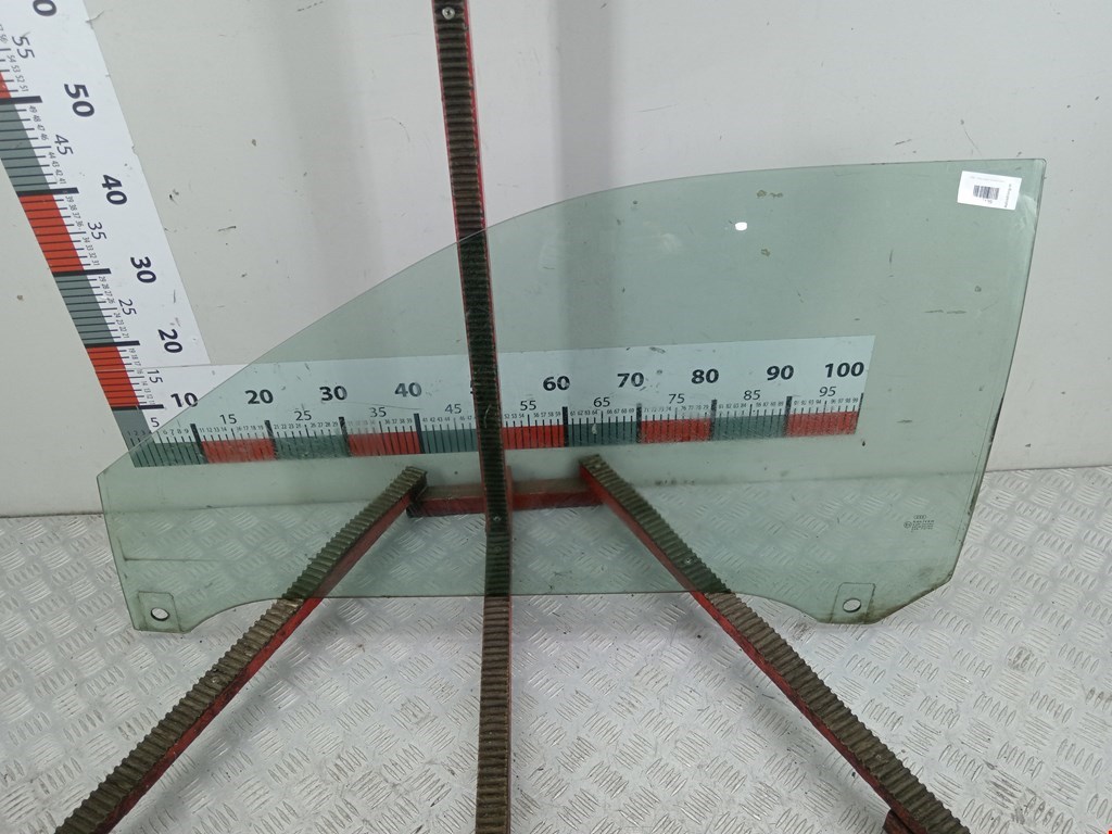 Стекло двери переднее левое AUDI A3 8L 1996-2003