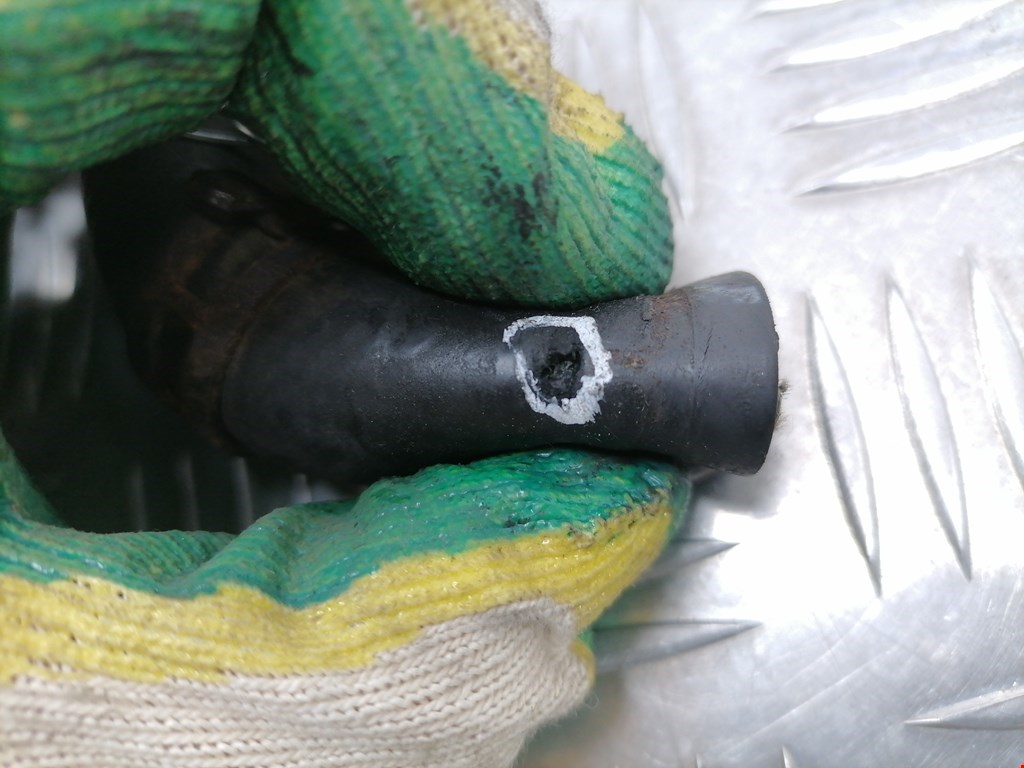 Патрубок VOLKSWAGEN Touran 2003-2010