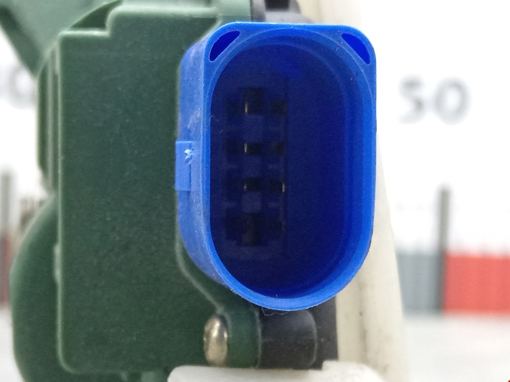 Замок двери передней левой VOLKSWAGEN Polo IV 2001-2009