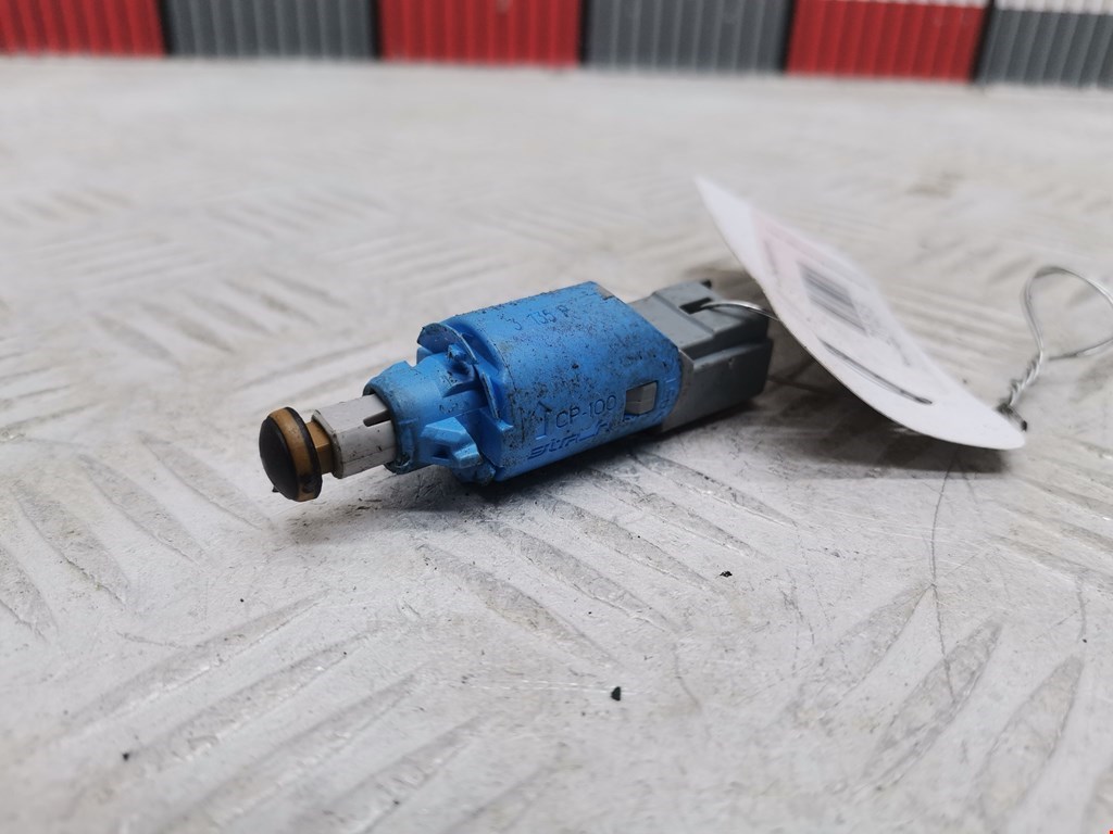 Датчик положения педали сцепления (Выключатель сцепления) Renault Megane 2 (2002-2009)