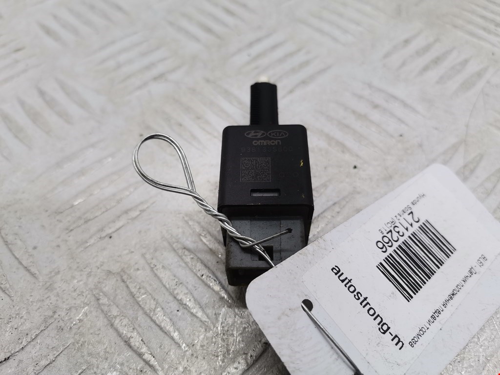 Датчик положения педали тормоза (Выключатель стоп-сигналов) Hyundai Solaris 2 (RC) (2017-2023)