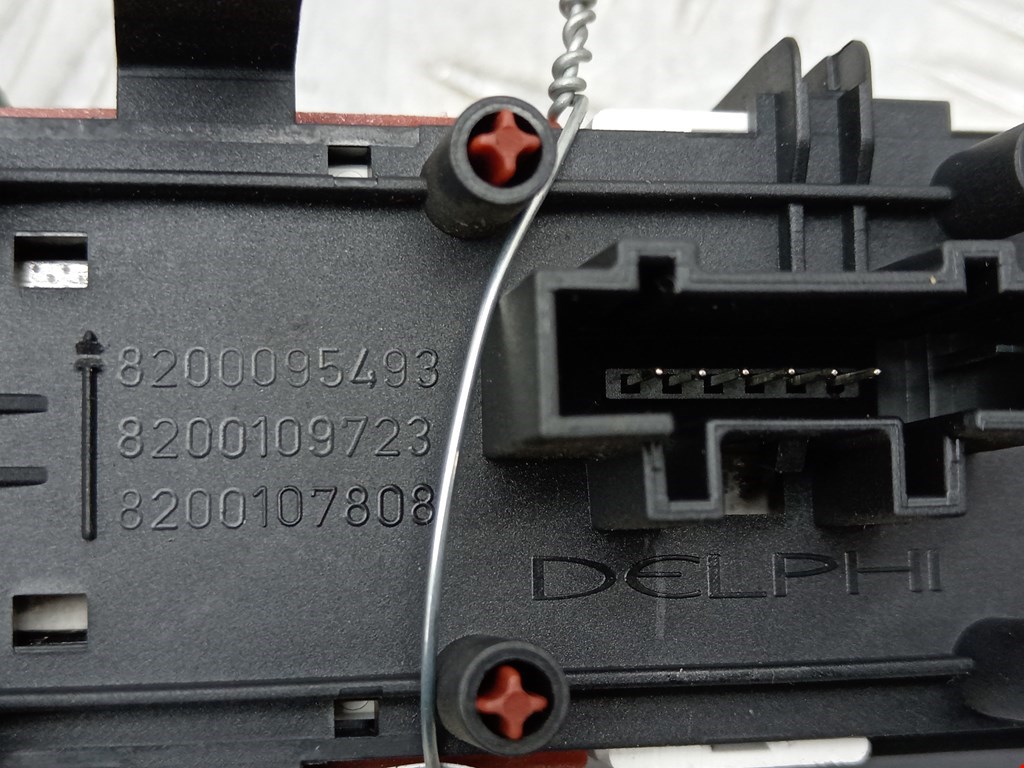 Кнопка аварийной сигнализации (аварийки) RENAULT Megane II 2002-2009