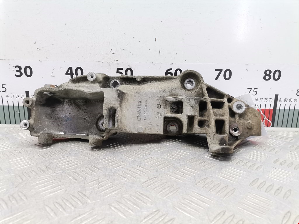 Кронштейн генератора RENAULT Master 2010-н.в.