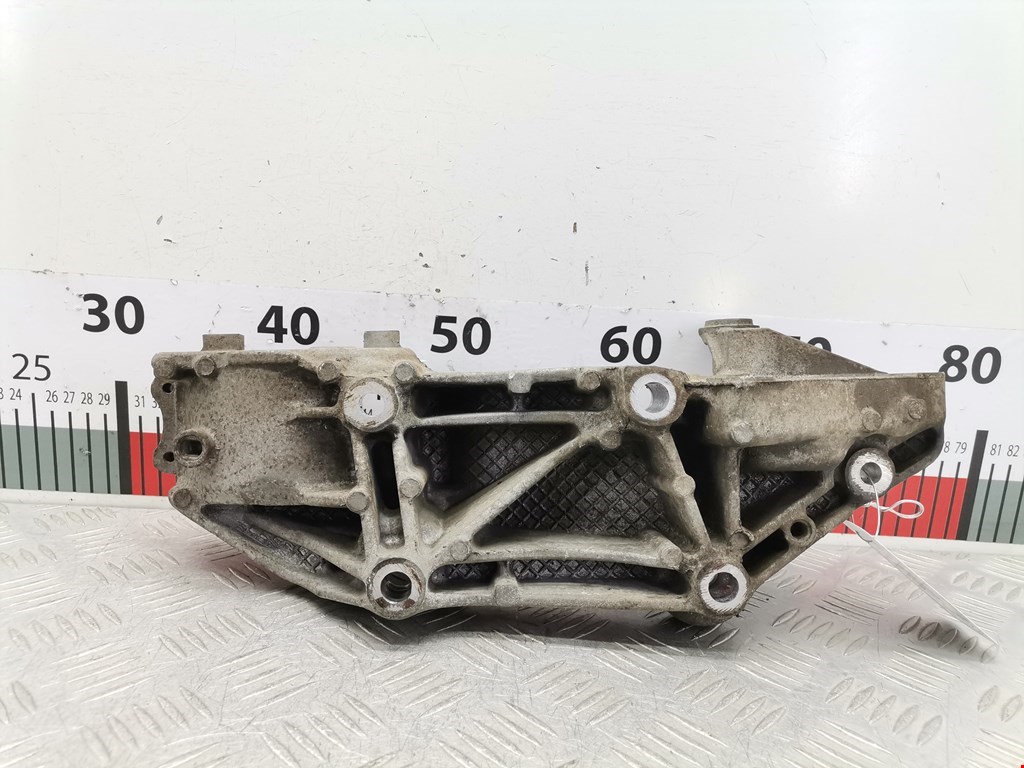 Кронштейн генератора RENAULT Master 2010-н.в.