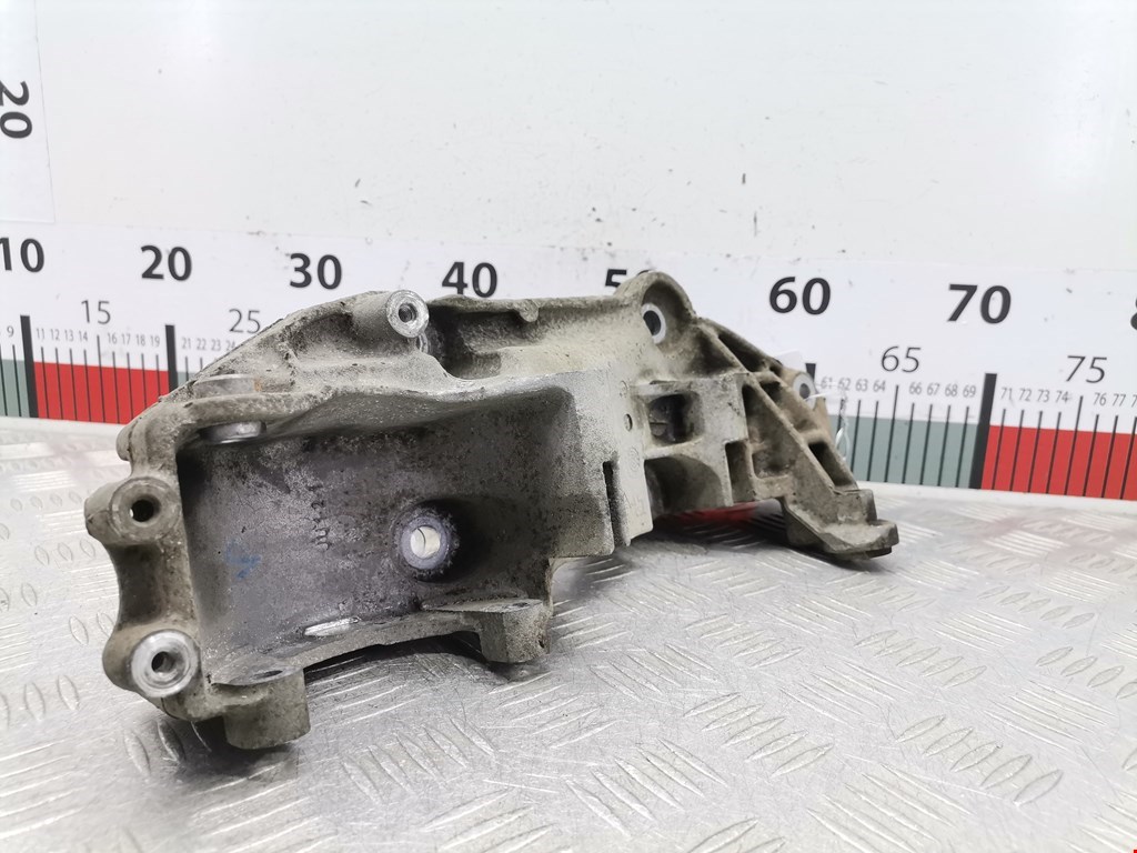 Кронштейн генератора RENAULT Master 2010-н.в.