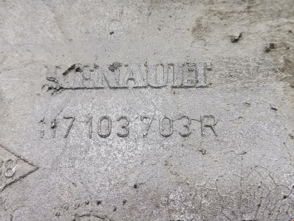 Кронштейн генератора RENAULT Master 2010-н.в.