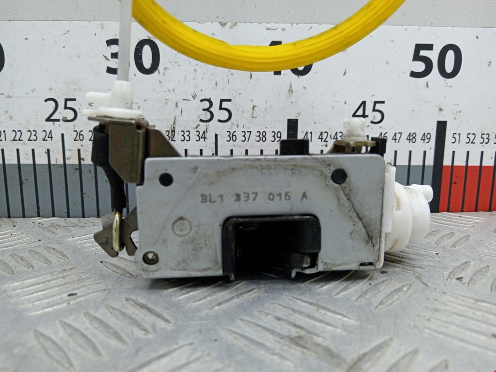 Замок двери передней правой AUDI A3 8L 1996-2003