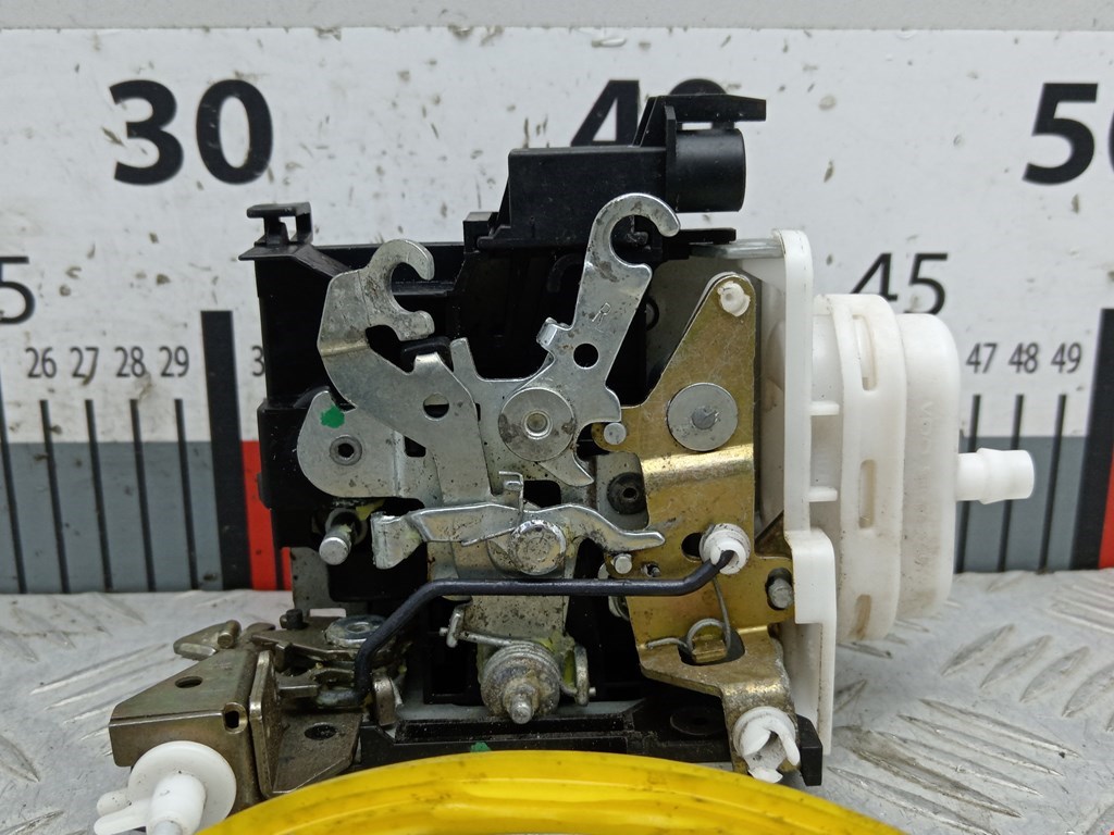 Замок двери передней правой AUDI A3 8L 1996-2003