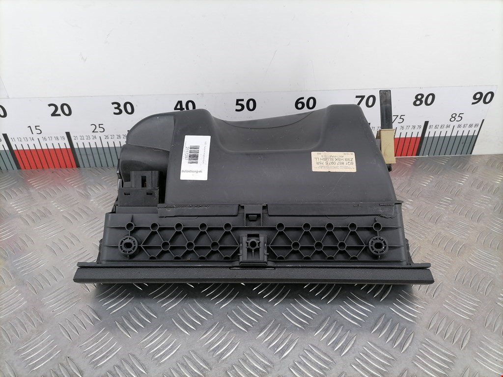 Бардачок VOLKSWAGEN Polo IV 2001-2009