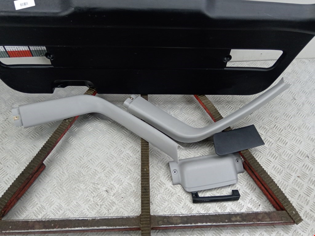 Обшивка крышки багажника MITSUBISHI Galant VIII 1996-2006