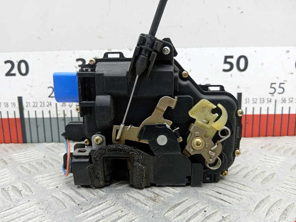 Замок двери передней правой SKODA Fabia MK1 1999-2006