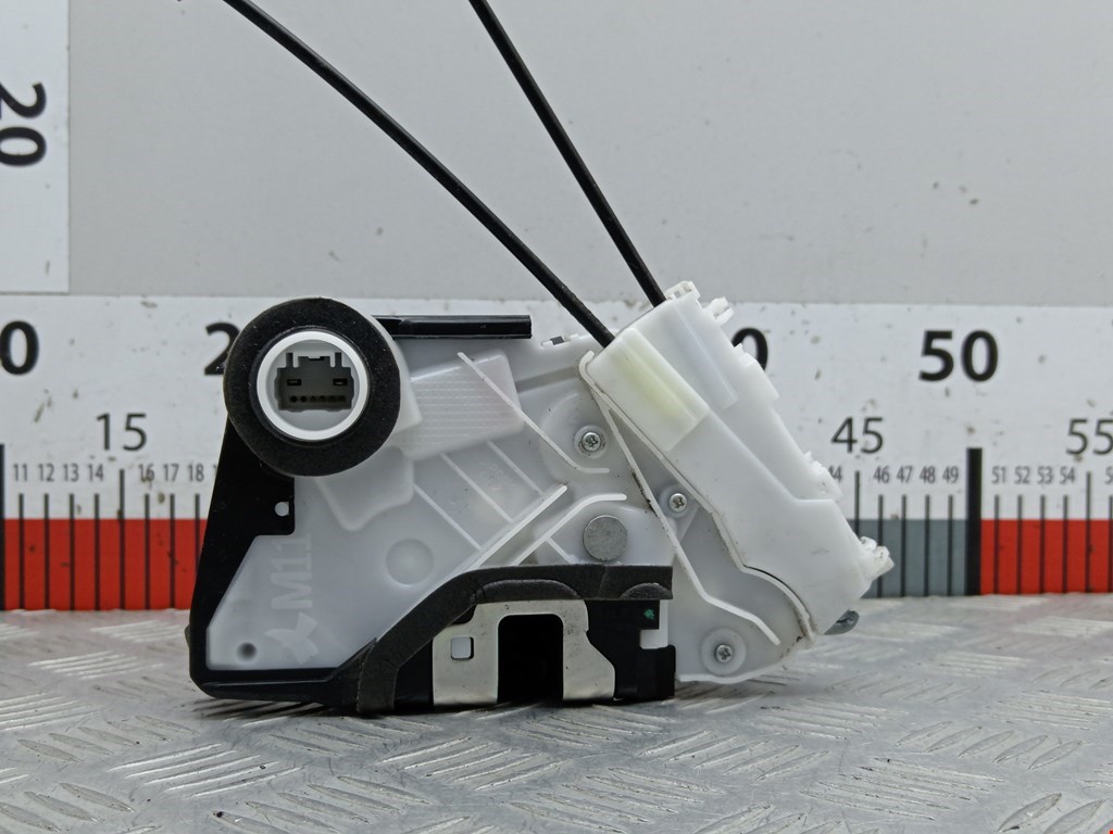 Замок двери передней левой TOYOTA Prius III XW30 2009-2015